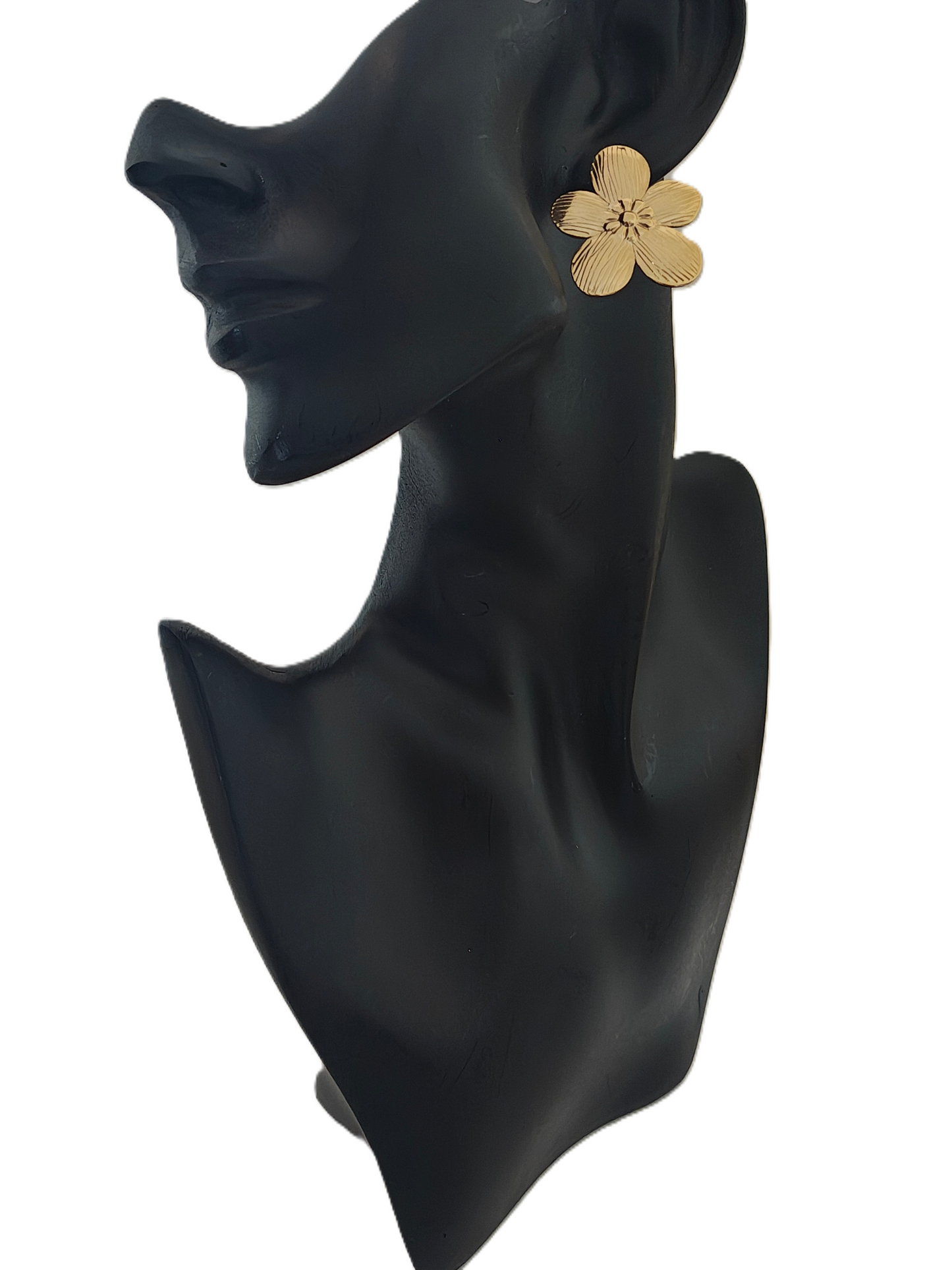 Anti tarnish golden coloured flower cocktail stud (style 001)