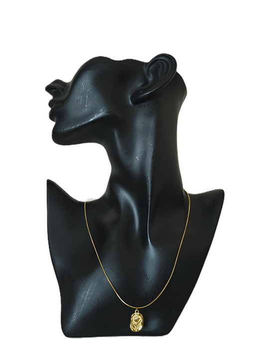 Anti tarnish golden coloured chain with flower embrossed pendant