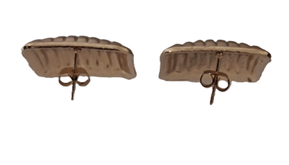 Anti tarnish golden coloured square cocktail stud (style 001)